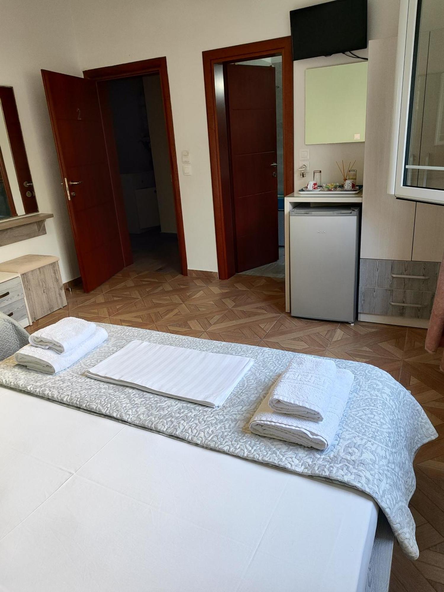 Dagos Rooms Dhërmi Екстериор снимка